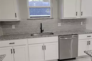 202 E 1st N St, Kaufman, TX 75142 - Photo 7