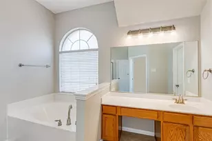 2771 Waterway Dr, Grand Prairie, TX 75054 - Photo 19