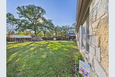 516 E 6th Street, Irving, TX 75060 - Photo 33