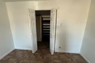 2518 McLemore Ave, Fort Worth, TX 76111 - Photo 11