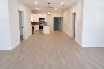 811 W Day Street, Denison, TX 75020 - Photo 5