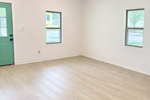 811 W Day St, Denison, TX 75020 - Photo 3
