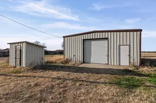 1127 Leroy Pkwy, Elm Mott, TX 76640 - Photo 3