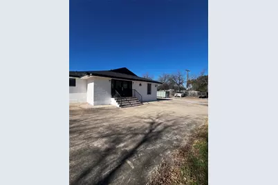 133 E Park Row Drive, Arlington, TX 76010 - Photo 3