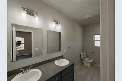 914 N Rockwall Avenue, Terrell, TX 75160 - Photo 17