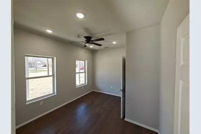 914 N Rockwall Avenue, Terrell, TX 75160 - Photo 5