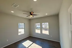 914 N Rockwall Ave, Terrell, TX 75160 - Photo 11