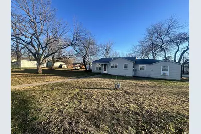 600 E Mesquite Street, Nocona, TX 76255 - Photo 1