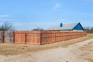 2366 Co Rd 1370, Alvord, TX 76225 - Photo 35