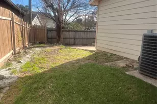 10636 Wessex Dr, Dallas, TX 75217 - Photo 15