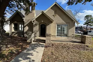 805 Prairie Ave, Cleburne, TX 76033 - Photo 1