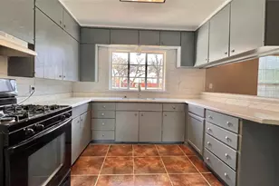 2522 N Hughes Ave, Fort Worth, TX 76103 - Photo 5