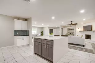 2536 Daisy Ln, Fort Worth, TX 76111 - Photo 17