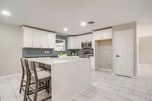 2536 Daisy Ln, Fort Worth, TX 76111 - Photo 15