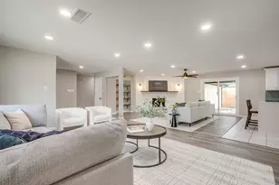 2536 Daisy Ln, Fort Worth, TX 76111 - Photo 9