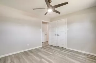 2536 Daisy Ln, Fort Worth, TX 76111 - Photo 31