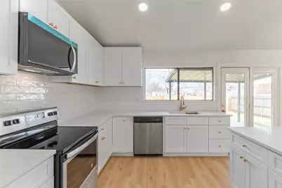 2301 Sharpshire Lane, Arlington, TX 76014 - Photo 11