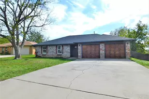 2512 Chaparral Ct, Denton, TX 76209 - Photo 1