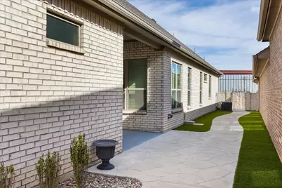 3424 Fountain Way, Granbury, TX 76049 - Photo 3