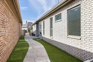 3424 Fountain Way, Granbury, TX 76049 - Photo 5