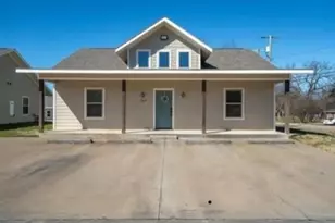 703 Maple St, Commerce, TX 75428 - Photo 1