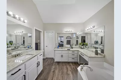 7804 Cherry Creek Drive, Plano, TX 75025 - Photo 23