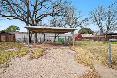 2209 Barbell Lane, Fort Worth, TX 76111 - Photo 25