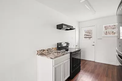 2209 Barbell Lane, Fort Worth, TX 76111 - Photo 9