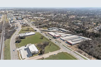 821 Military Parkway, Mesquite, TX 75149 - Photo 9