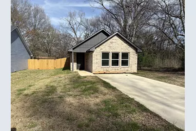 515 Giraud St, Mineola, TX 75773 - Photo 1