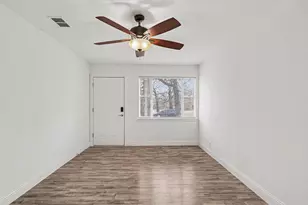 2211 Barbell Ln, Fort Worth, TX 76111 - Photo 7