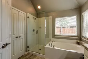 3621 Granbury Dr, Dallas, TX 75287 - Photo 23