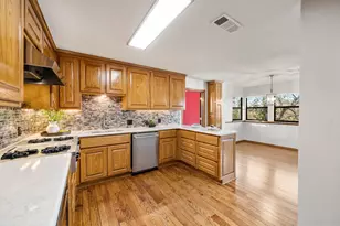 1021 Edgecliff Dr, Bedford, TX 76022 - Photo 5