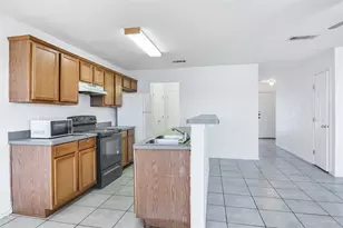 4600 Alamosa St, Fort Worth, TX 76119 - Photo 11