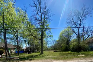 1201 W Market St, Honey Grove, TX 75446 - Photo 23