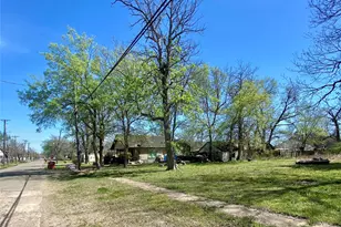 1201 W Market St, Honey Grove, TX 75446 - Photo 25