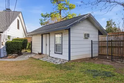 1140 Gloucester Court S, Irving, TX 75062 - Photo 29