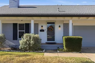 1140 Gloucester Court S, Irving, TX 75062 - Photo 3