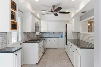 1140 Gloucester Court S, Irving, TX 75062 - Photo 13