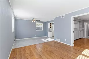 1140 Gloucester Ct S, Irving, TX 75062 - Photo 9