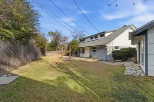 1140 Gloucester Ct S, Irving, TX 75062 - Photo 27