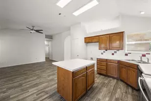 1417 Warwick Dr, Lancaster, TX 75134 - Photo 11