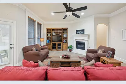 2221 Farrington Lane, Hurst, TX 76054 - Photo 13