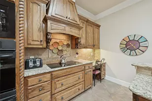 2221 Farrington Ln, Hurst, TX 76054 - Photo 9