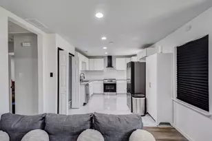 709 Dallas St, Grand Prairie, TX 75051 - Photo 5