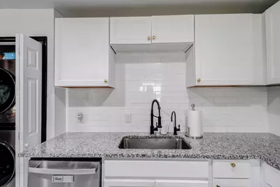 709 Dallas Street, Grand Prairie, TX 75051 - Photo 7