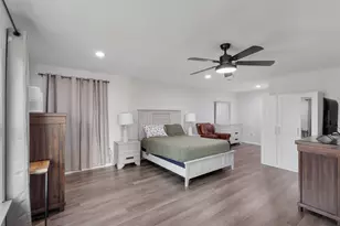 709 Dallas St, Grand Prairie, TX 75051 - Photo 19