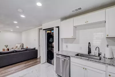 709 Dallas Street, Grand Prairie, TX 75051 - Photo 11