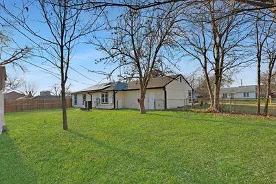 709 Dallas Street, Grand Prairie, TX 75051 - Photo 25