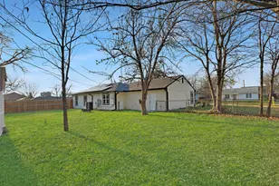 709 Dallas St, Grand Prairie, TX 75051 - Photo 25